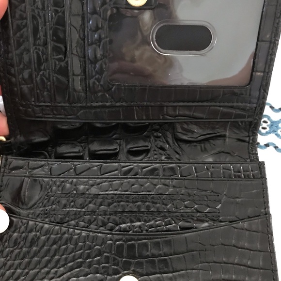 Brahmin Wristlet Wallet Black EmbossedLeather - Picture 3 of 6